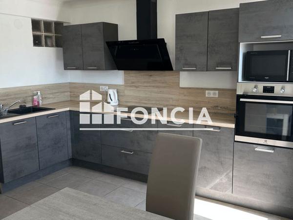 Location Appartement 4 pièces 70 m² - 164 AVENUE ROGER SALENGRO Bagnol Sur Ceze 30200