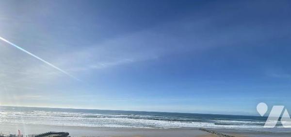 LACANAU OCEAN (GIRONDE) - 33
Coup de c?ur pour ce duplex avec vue imprenable sur l'océan.
Une...