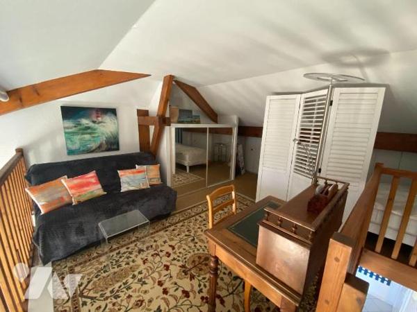 LACANAU OCEAN (GIRONDE) - 33
Coup de c?ur pour ce duplex avec vue imprenable sur l'océan.
Une...