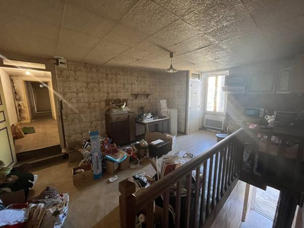 Immeuble à vendre |  Bords |  194 m²