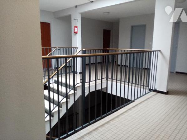 en résidence, 3ème étage , appartement T5 de 108,55 m² avec cellier, et garage fermé