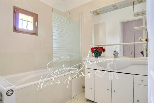 Maison dans résidence