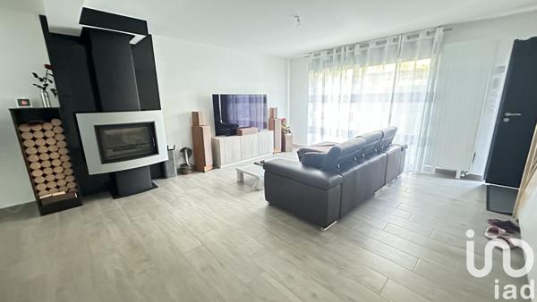 Maison à vendre 5 pièces 122 m² Saint-Pierre-lès-Nemours