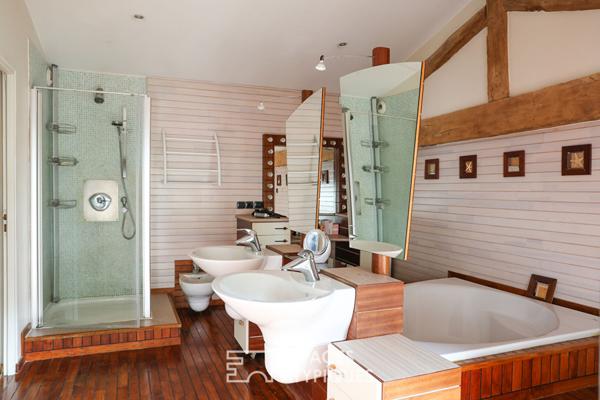 Ancienne bâtisse rénovée avec espace équestre