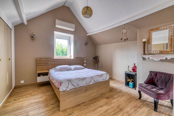 Maison Crecy La Chapelle 9 pièce(s) 270 m2