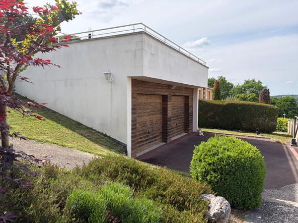 A vendre Magnifique maison avec vue exceptionnelle à Boulazac Isle Manoire 24750