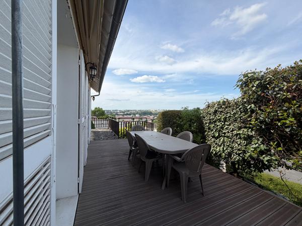 A vendre Magnifique maison avec vue exceptionnelle à Boulazac Isle Manoire 24750