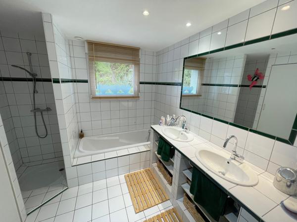 Maison
                                                                                                                                                                                                                                                                                                                        5 pièce(s)                                                                                                                                                                                                          3 chambre(s)                                                                                                                                                                                                          150  m²