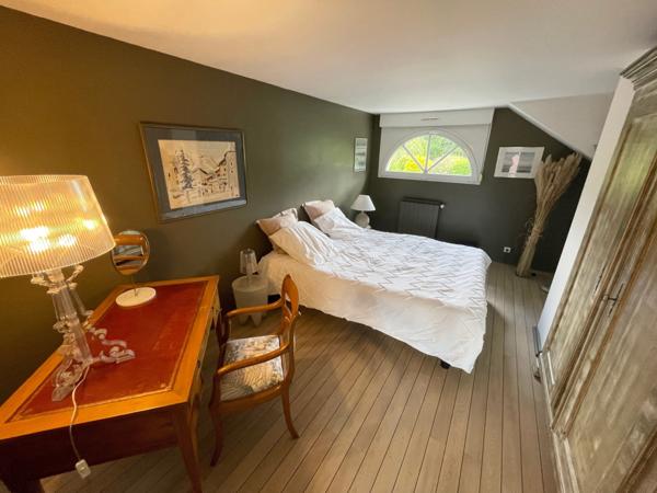 Maison
                                                                                                                                                                                                                                                                                                                        5 pièce(s)                                                                                                                                                                                                          3 chambre(s)                                                                                                                                                                                                          150  m²