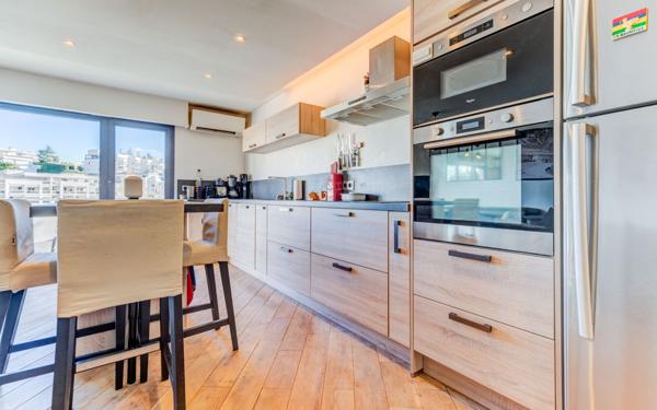 Appartement à vendre    3 pièces • 74 m2 Nice