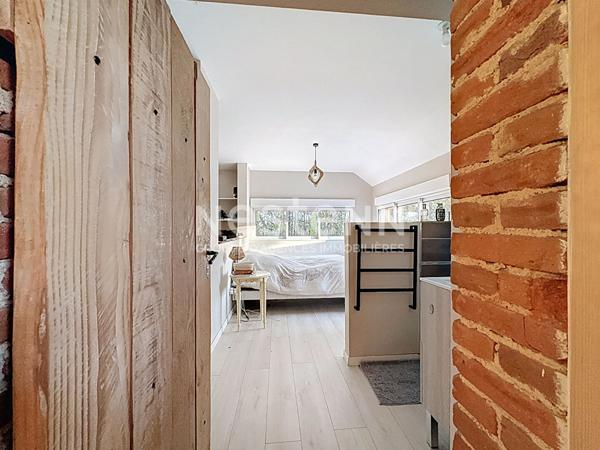 Maison à vendre à Rochechouart - 7 pièces, 5 chambres, piscine, panneaux solaire, garage double