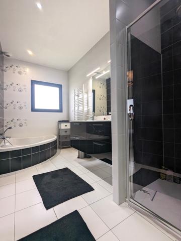 Noyal-sur-Vilaine (35530) Maison 7 pièces 153 m2