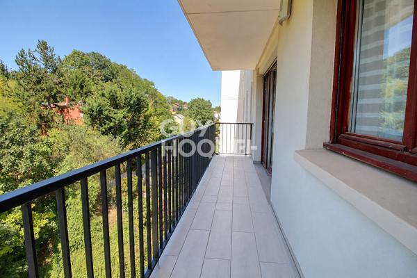 Appartement 3 pièces en étage élevé avec terrasse