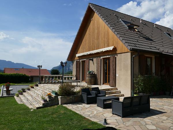 FAVERGES. MAISON INDIVIDUELLE SUR TERRAIN DE 1253M²