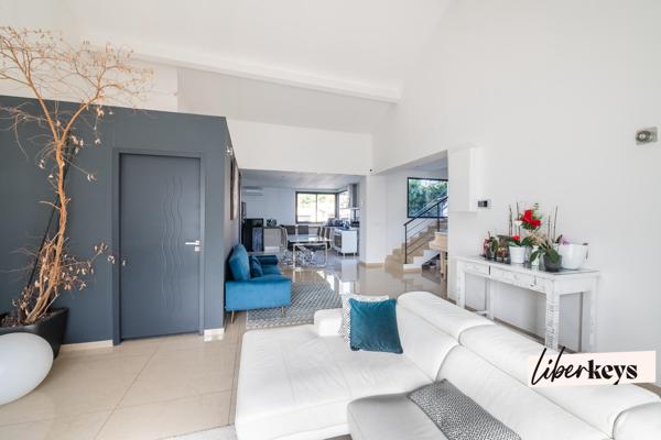 Villa d'architecte d'exception- avec dépendance 