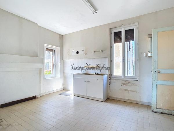 proche de LHOMME (Dpt 72),Maison à vendre 3 pièces - grenier-2 granges- 1 dépendance-1 atelier- 1 garage- terrain de 1910m²- puits