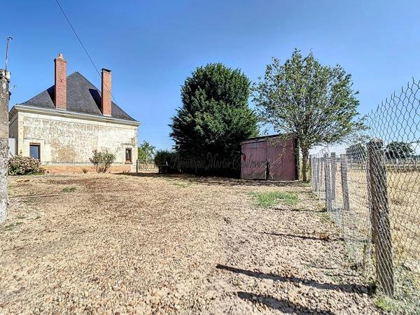 proche de LHOMME (Dpt 72),Maison à vendre 3 pièces - grenier-2 granges- 1 dépendance-1 atelier- 1 garage- terrain de 1910m²- puits