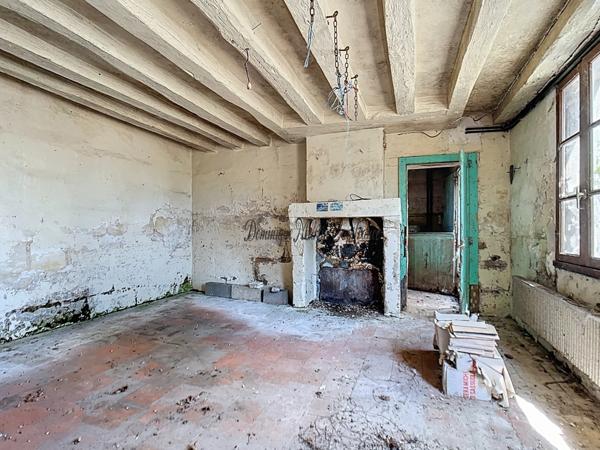 proche de LHOMME (Dpt 72),Maison à vendre 3 pièces - grenier-2 granges- 1 dépendance-1 atelier- 1 garage- terrain de 1910m²- puits