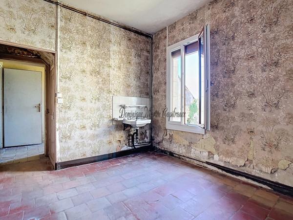 proche de LHOMME (Dpt 72),Maison à vendre 3 pièces - grenier-2 granges- 1 dépendance-1 atelier- 1 garage- terrain de 1910m²- puits