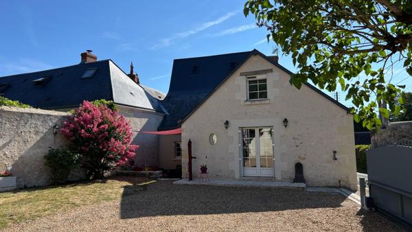 Maison de Caractère Idéalement Située à Bléré