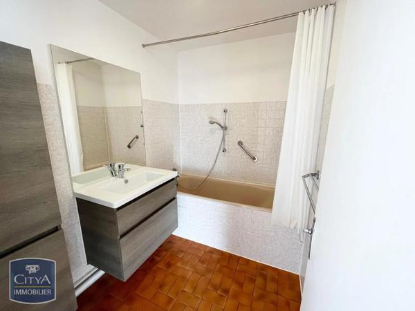 Appartement à louer 1 pièce 31.81m²