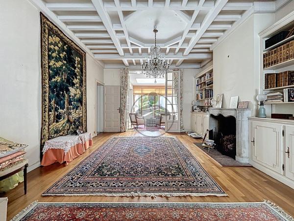 Vente Maison 9 pièces 276 m2 à Saint-Quentin