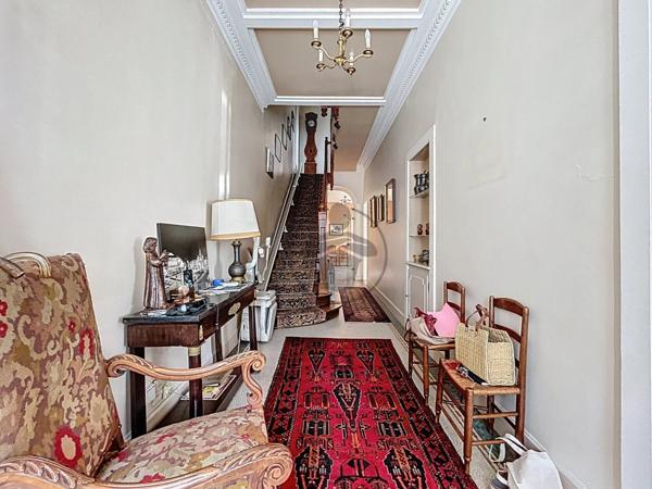 Vente Maison 9 pièces 276 m2 à Saint-Quentin