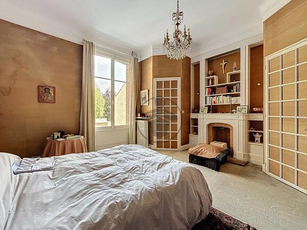 Vente Maison 9 pièces 276 m2 à Saint-Quentin