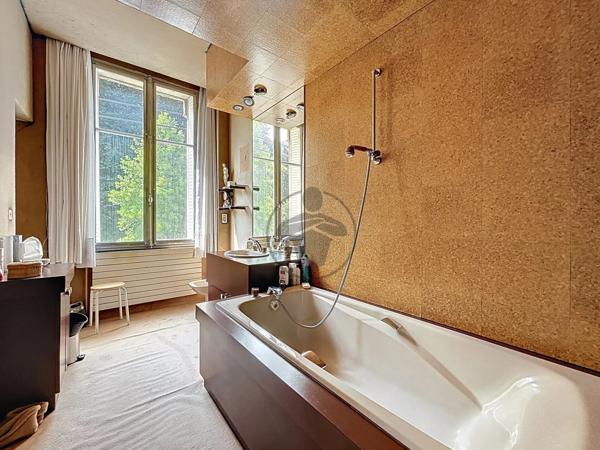 Vente Maison 9 pièces 276 m2 à Saint-Quentin