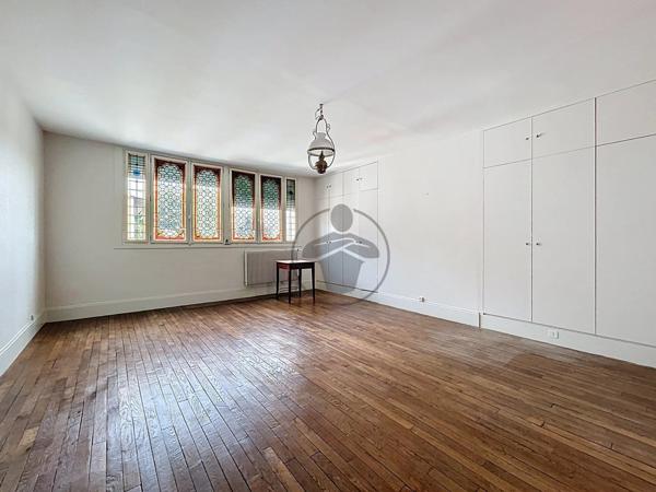 Vente Maison 9 pièces 276 m2 à Saint-Quentin