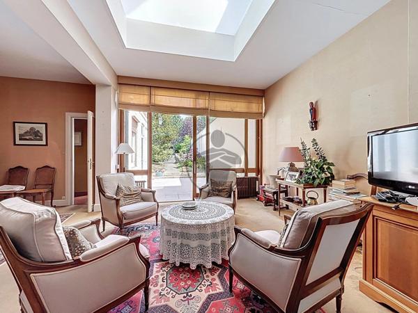 Vente Maison 9 pièces 276 m2 à Saint-Quentin