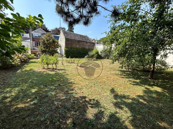 Vente Maison 9 pièces 276 m2 à Saint-Quentin