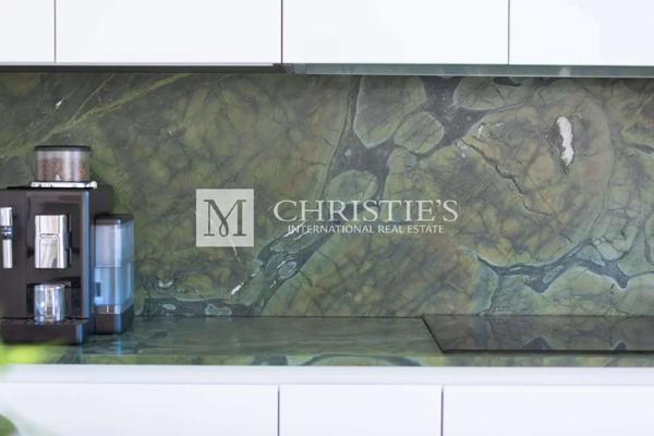 Une Villa d’Exception au Croisement de la Ville d’Hiver et de la Plage Pereire