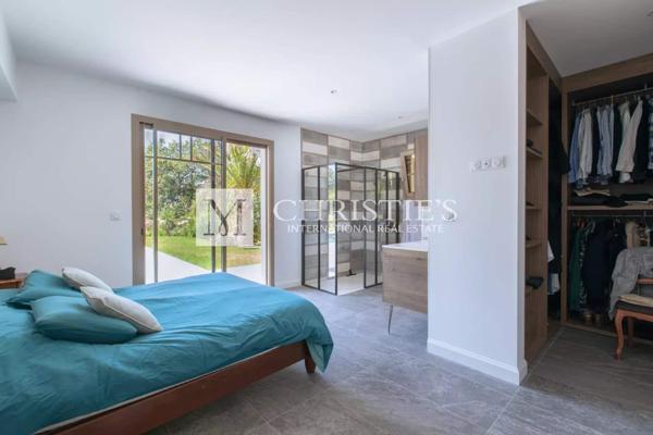 Une Villa d’Exception au Croisement de la Ville d’Hiver et de la Plage Pereire