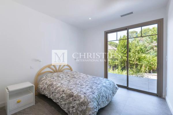 Une Villa d’Exception au Croisement de la Ville d’Hiver et de la Plage Pereire