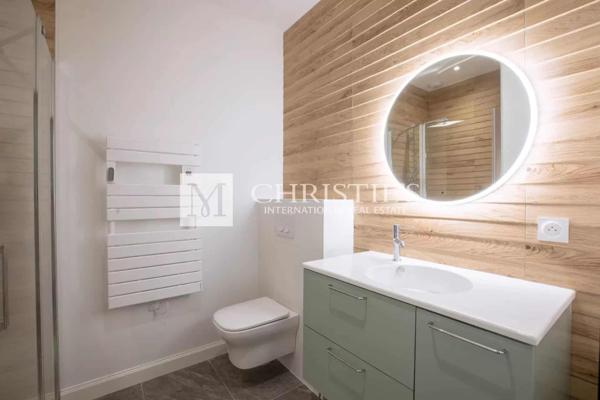 Une Villa d’Exception au Croisement de la Ville d’Hiver et de la Plage Pereire