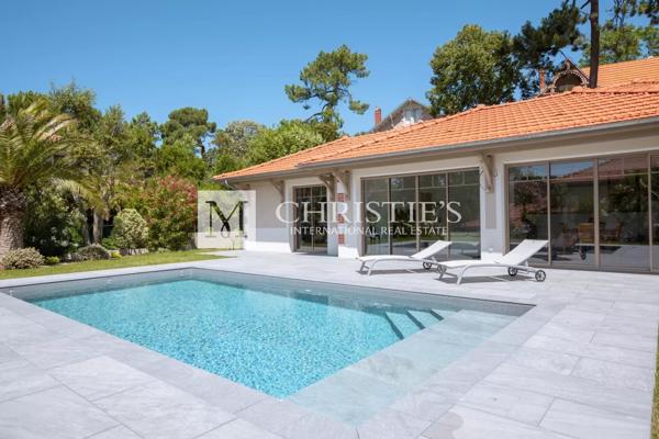 Une Villa d’Exception au Croisement de la Ville d’Hiver et de la Plage Pereire