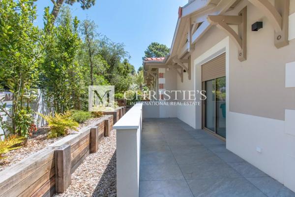 Une Villa d’Exception au Croisement de la Ville d’Hiver et de la Plage Pereire