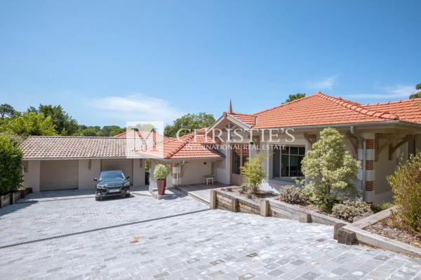 Une Villa d’Exception au Croisement de la Ville d’Hiver et de la Plage Pereire