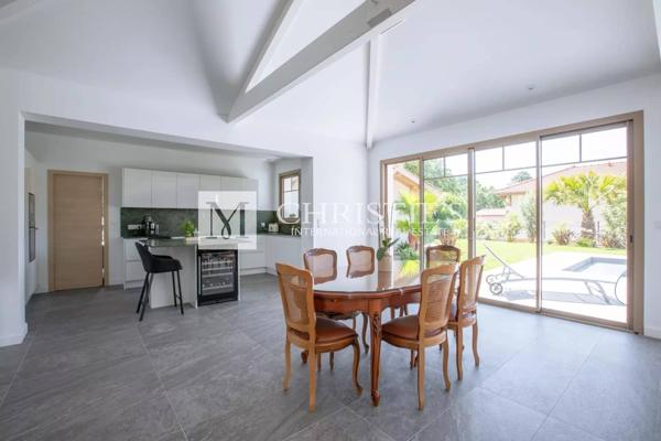 Une Villa d’Exception au Croisement de la Ville d’Hiver et de la Plage Pereire