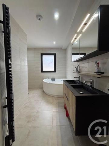 Maison à vendre  6 pièces - 230 m 2   PONT DE METZ  - 80