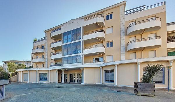 Appartement Marseille 2 pièce(s) 40.66 m2 - 1 chambre - balcon - place ext parking - Rés. Les colonnes de Rhodes 13013