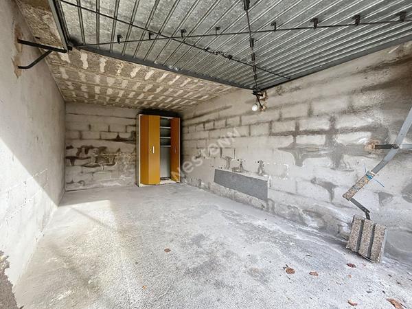 Annecy _ Garage avec accès en extérieur d'environ 15 m², à vendre