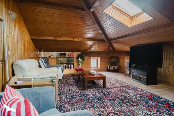 Maison à vendre |  Meyzieu |  7 pièces | 239,3 m²