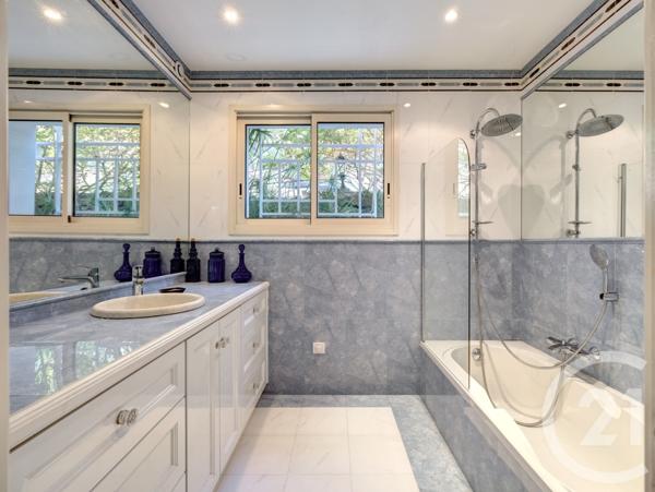 Maison à vendre  15 pièces - 518,80 m2 VALBONNE - 06