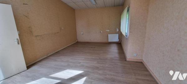 LOCAL COMMERCIAL SUR TERRAIN CONSTRUCTIBLE