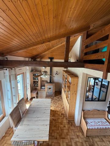 ensoleillement maximum, vue imprenable sur les montagnes et proche de toutes les commodités