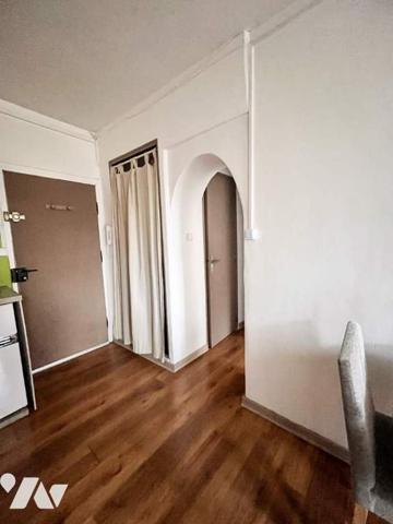 CHARMANT T2 RENOVE COEUR DE VILLE