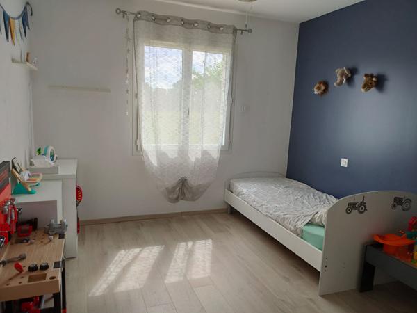 **À 15 minutes de Bergerac ? Maison avec belle vue dégagée et piscine**