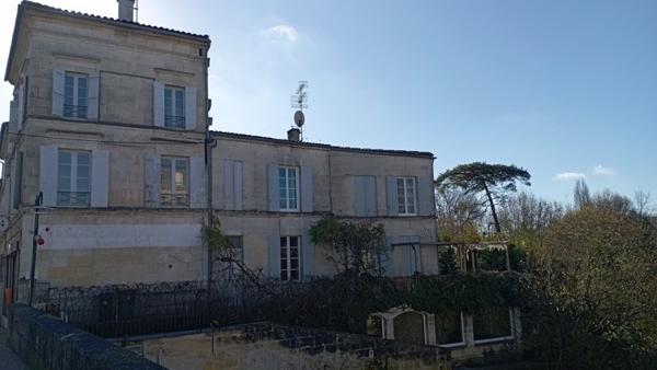 Immeuble à vendre |  Jonzac |  8 pièces | 265 m²